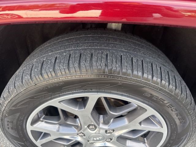 Used 2020 Jeep Grand Cherokee Overland image 13