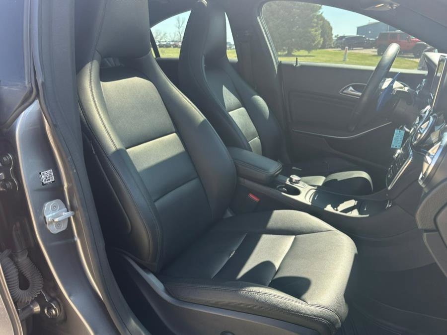 Used 2015 Mercedes-Benz CLA 250 4MATIC image 24