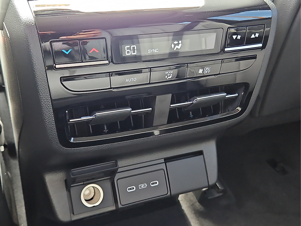 Used 2026 Acura MDX w/ Technology Package FWD image 16