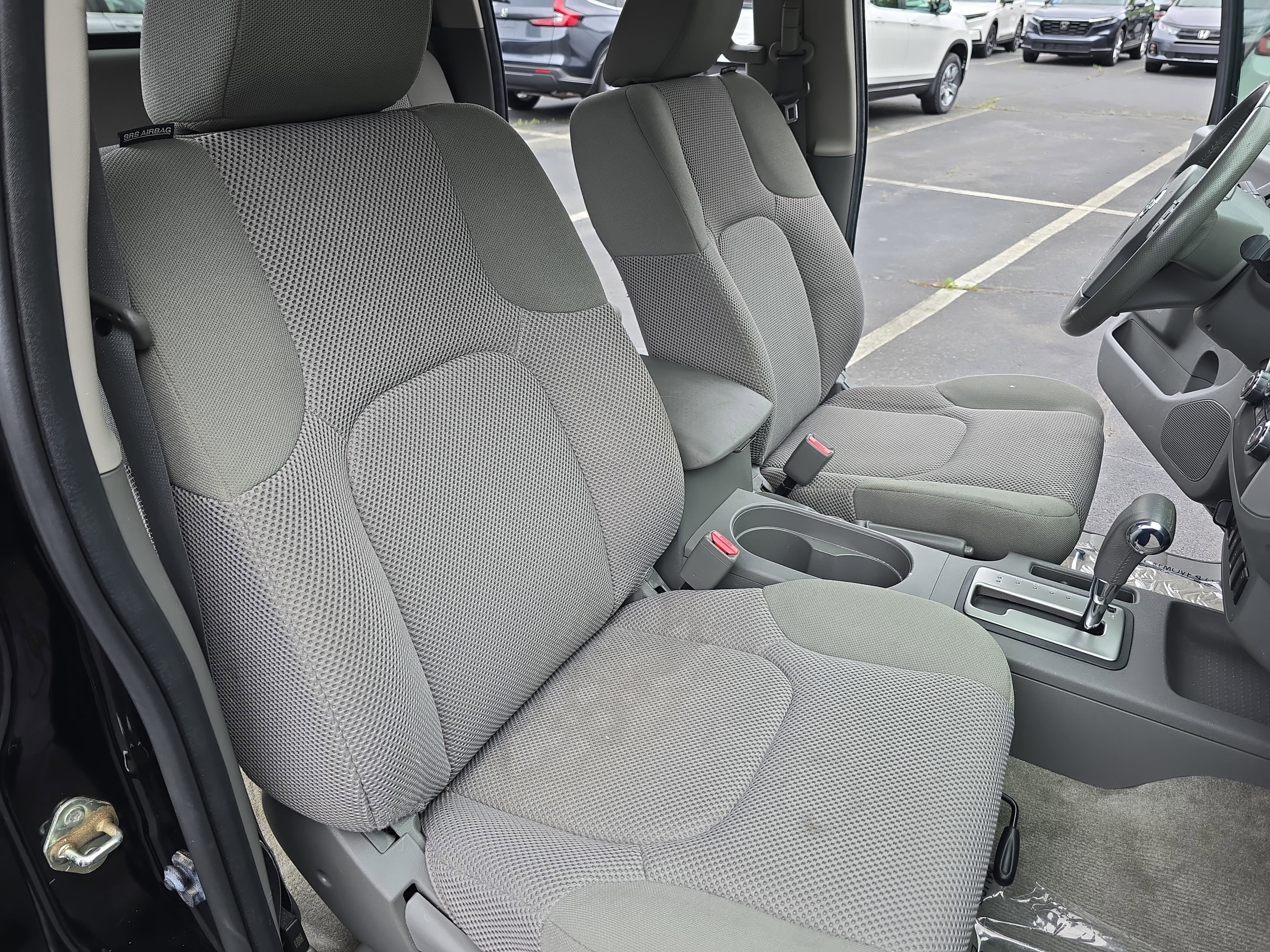 Used 2018 Nissan Frontier SV w/ Value Truck Package AWD/4WD image 10