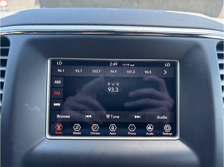 Used 2019 Jeep Grand Cherokee Laredo AWD/4WD image 27
