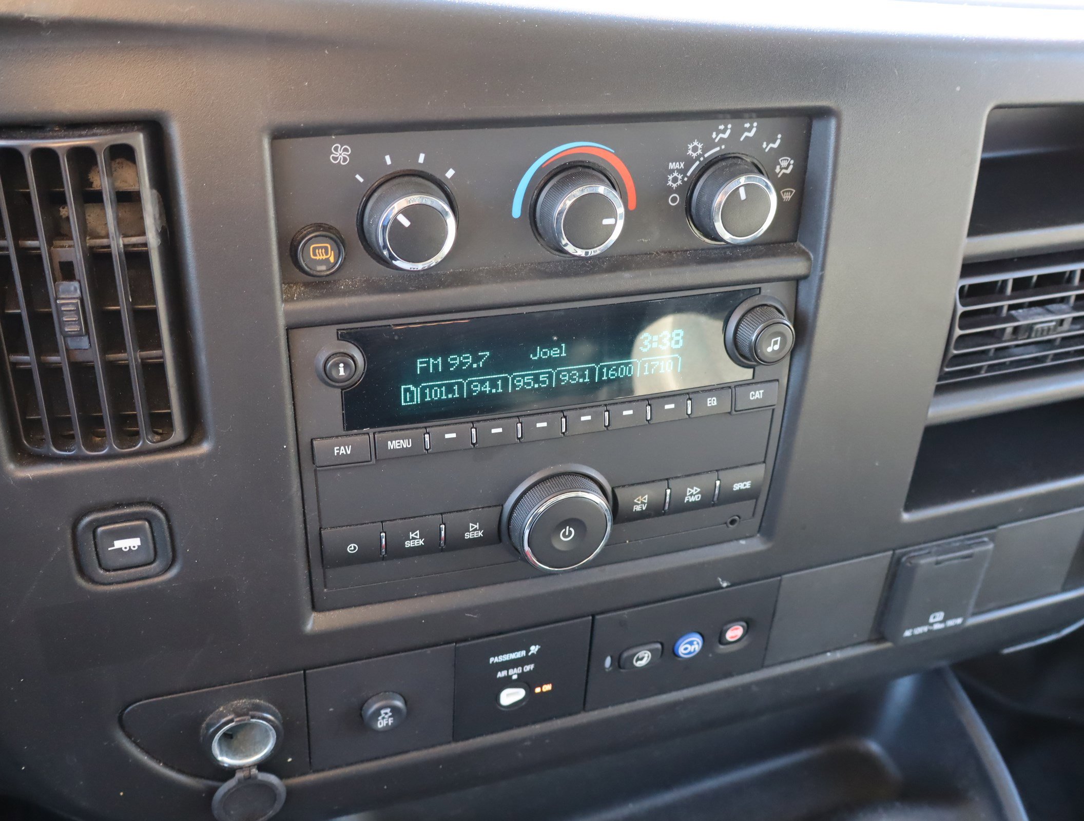 Used 2024 GMC Savana 2500 w/ Driver Convenience Package image 24