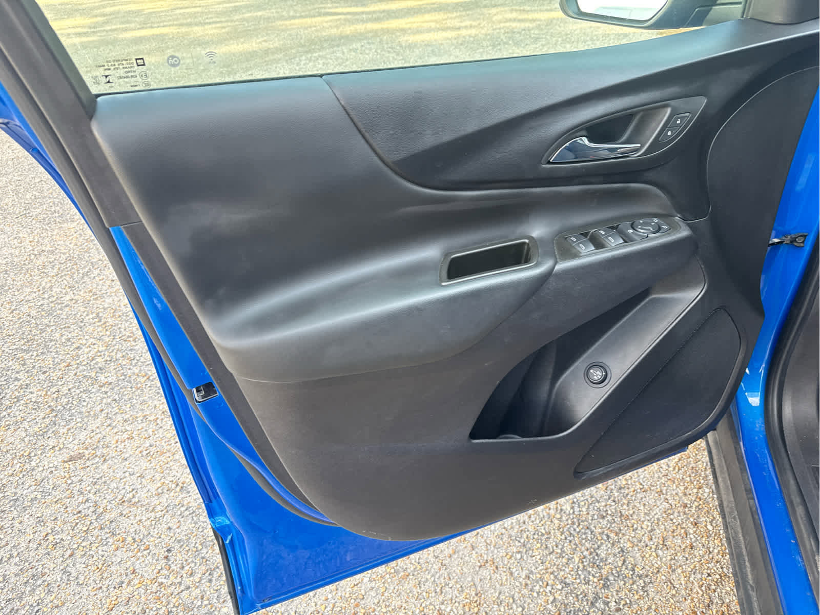 Used 2024 Chevrolet Equinox LT w/ LPO, Floor Liner Package FWD image 21