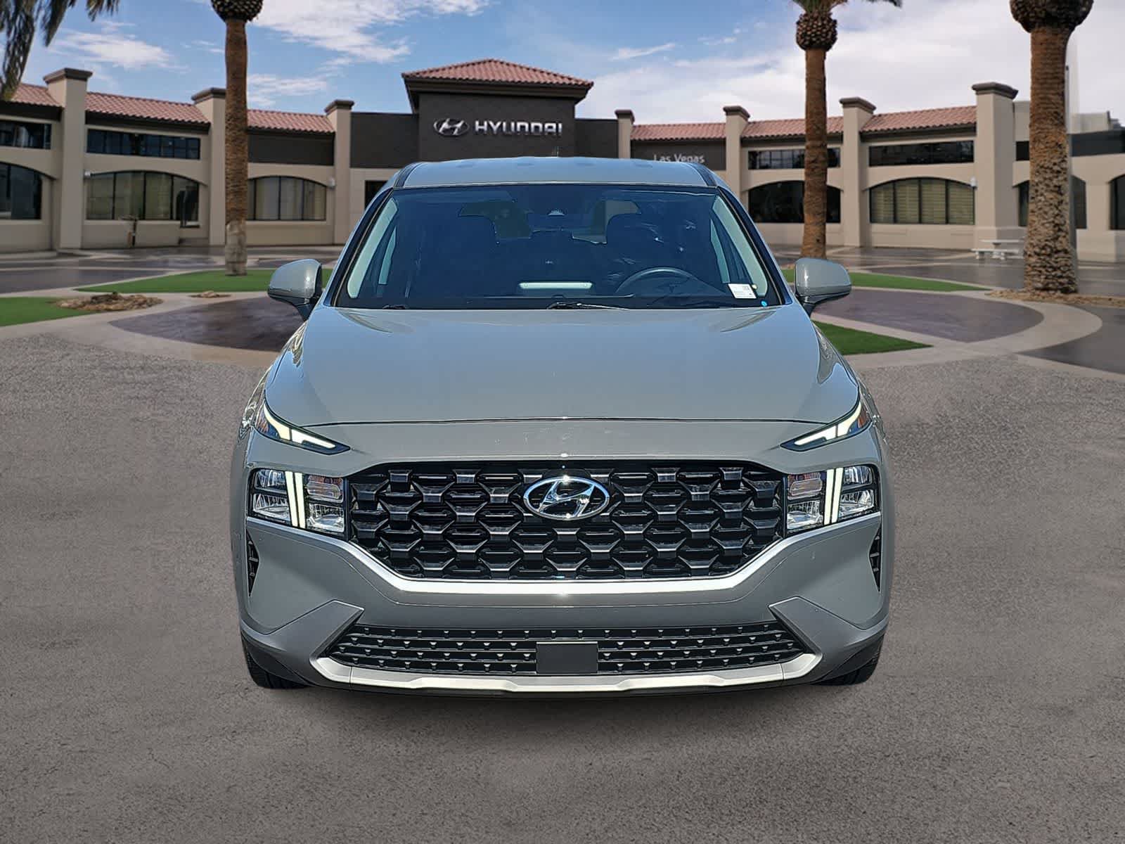 Used 2023 Hyundai Santa Fe SE FWD image 3