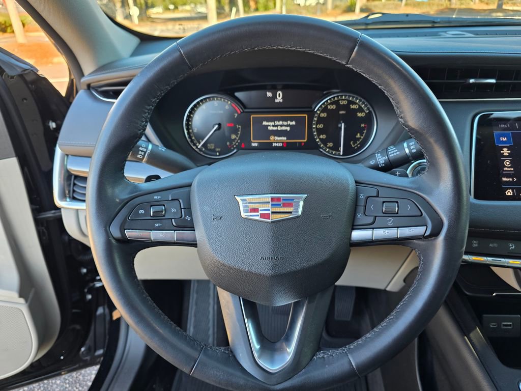 Used 2021 Cadillac XT4 Premium Luxury image 19