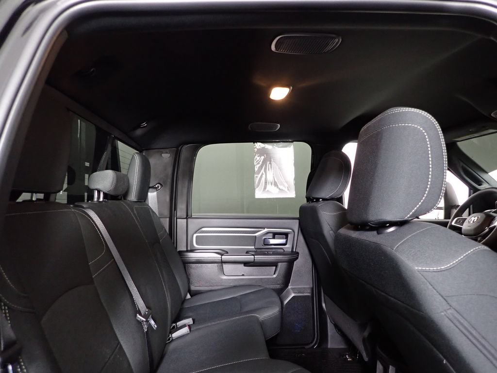 Used 2025 RAM 5500 4x4 Crew Cab image 35