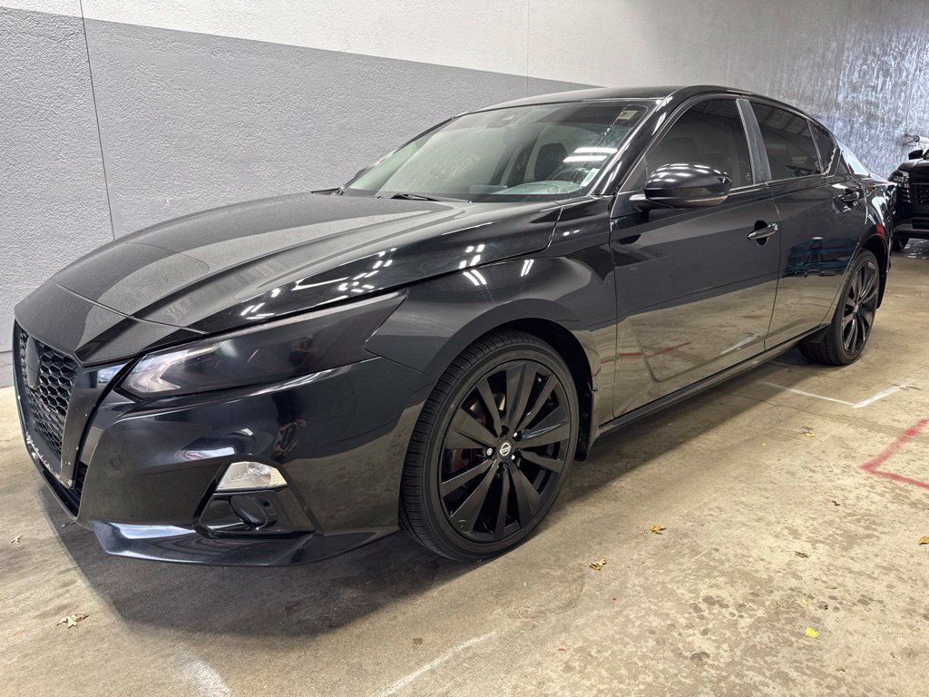 Used 2022 Nissan Altima 2.5 SR w/ Midnight Edition Package AWD/4WD image 4