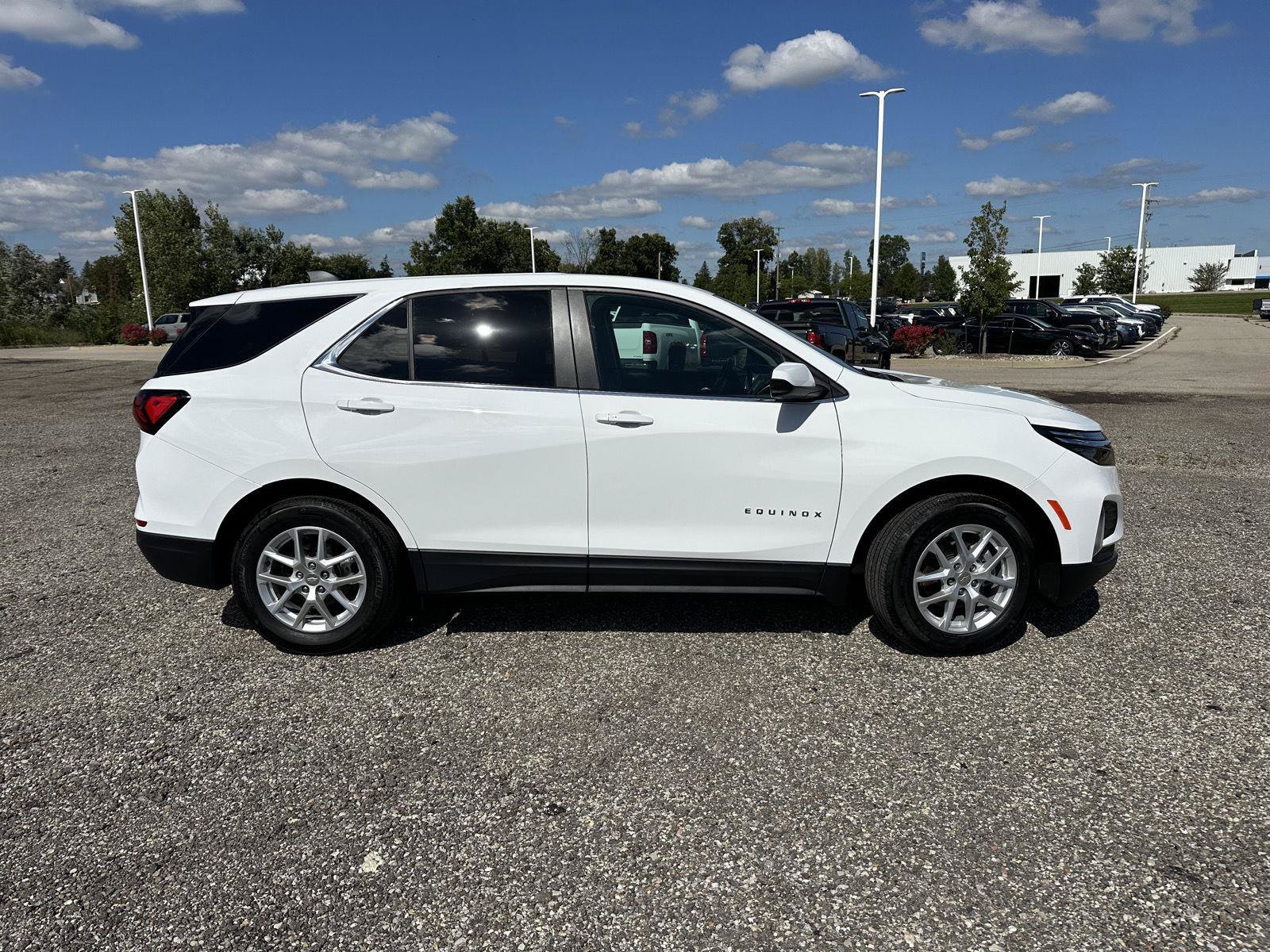 Certified 2024 Chevrolet Equinox LT FWD image 2