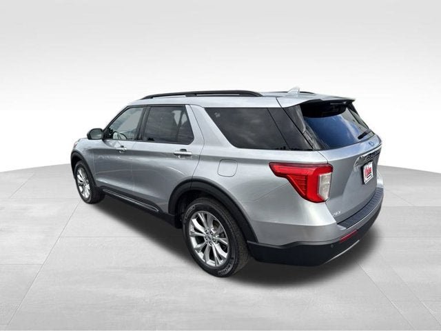 Used 2020 Ford Explorer XLT w/ Equipment Group 202A AWD/4WD image 7