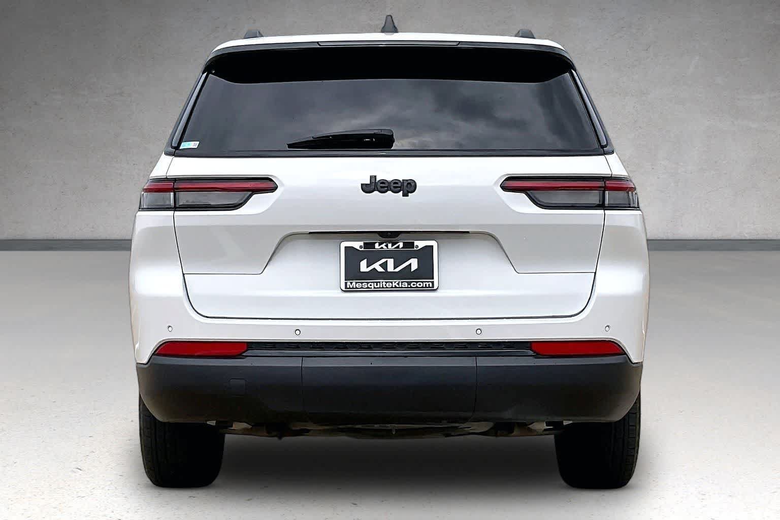 Used 2025 Jeep Grand Cherokee L Altitude RWD image 5