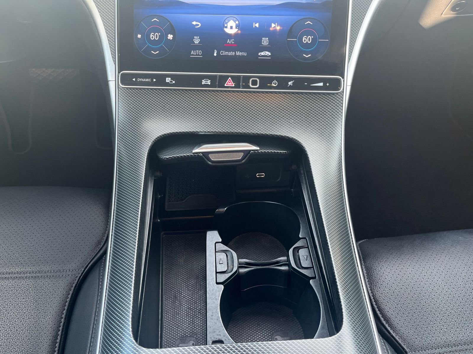 Used 2024 Mercedes-Benz C 300 4MATIC Sedan image 41