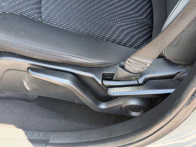 Used 2019 Dodge Journey SE FWD image 16
