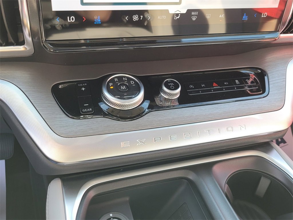 New 2025 Ford Expedition Platinum w/ Driver's Package image 23