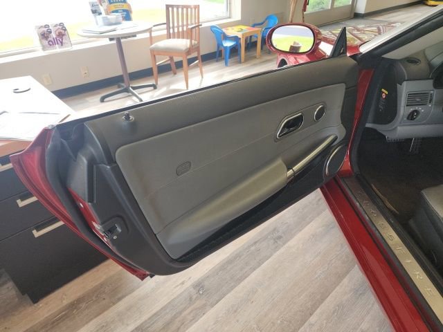 Used 2005 Chrysler Crossfire Limited image 9