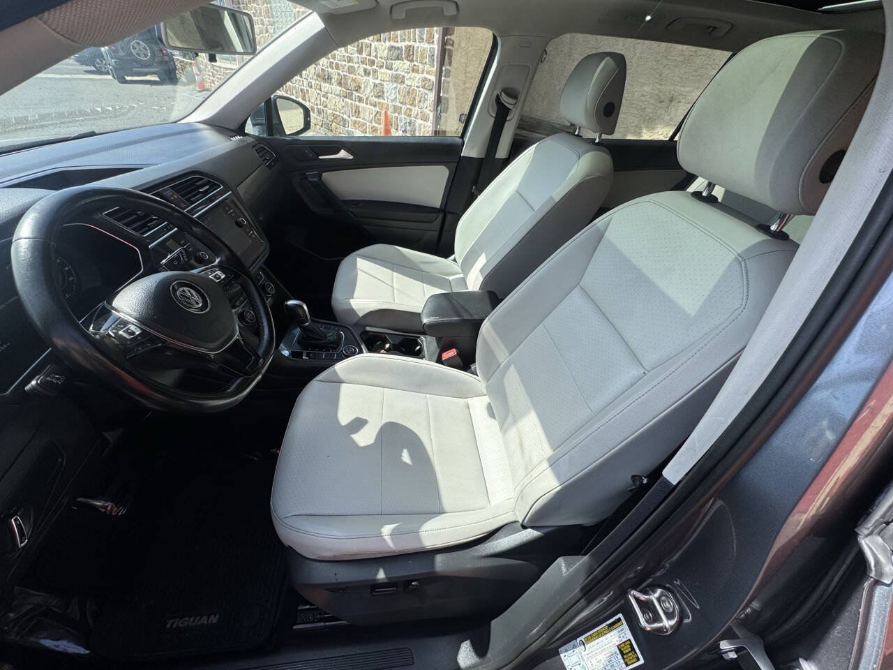Used 2019 Volkswagen Tiguan SEL AWD/4WD image 34
