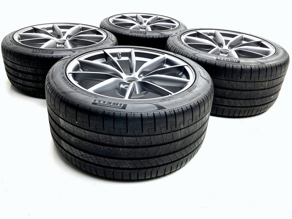 Used 2022 Ferrari 812 GTS image 30