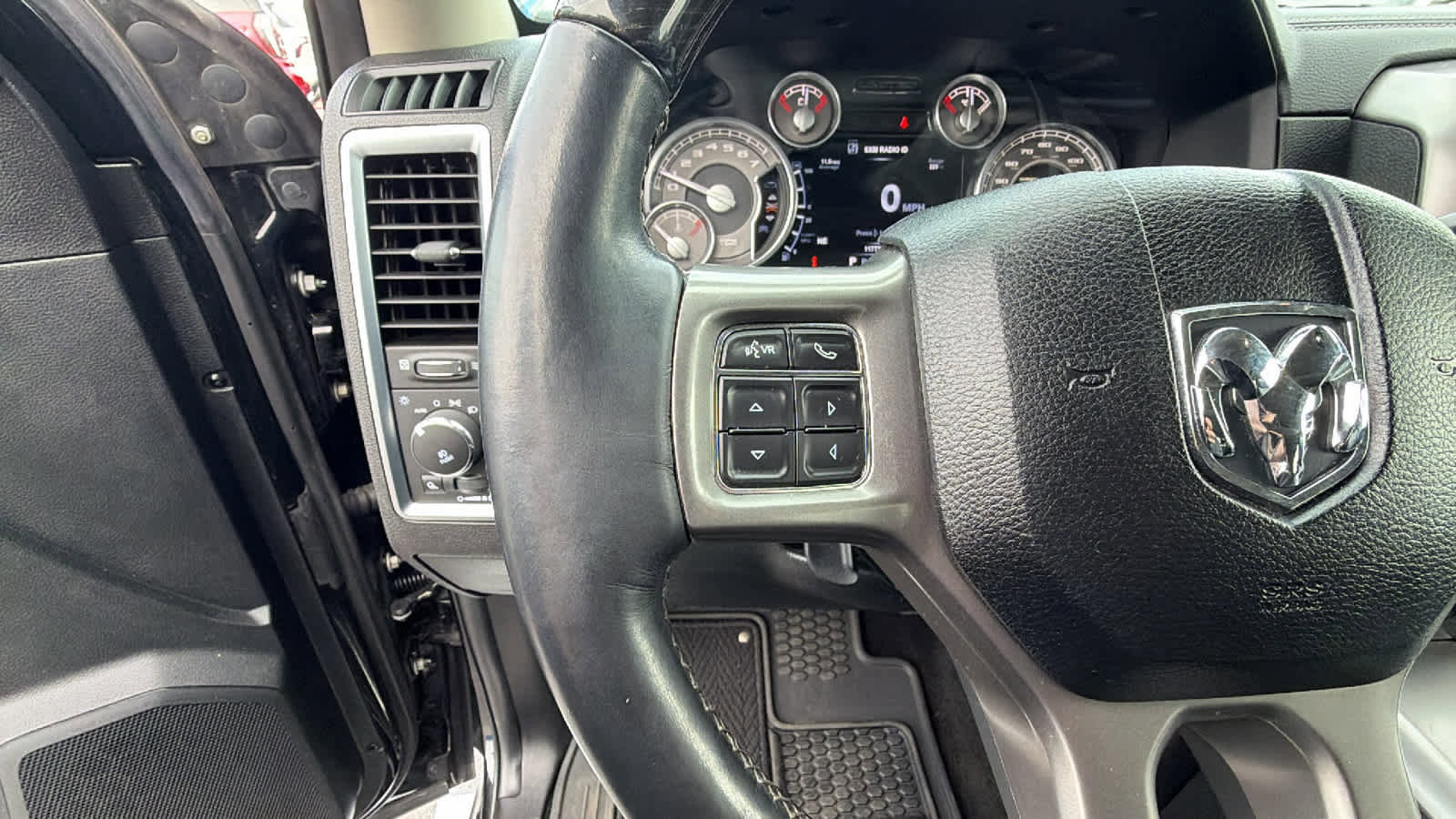 Used 2015 RAM 2500 Limited image 19