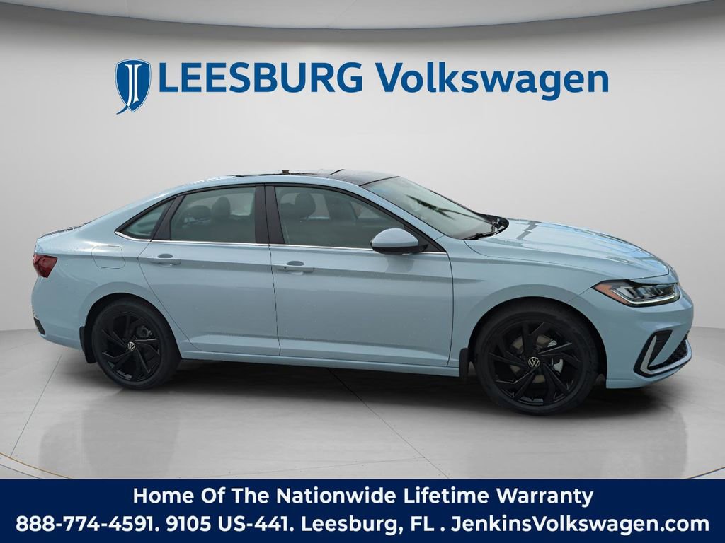 New 2026 Volkswagen Jetta SE image 2