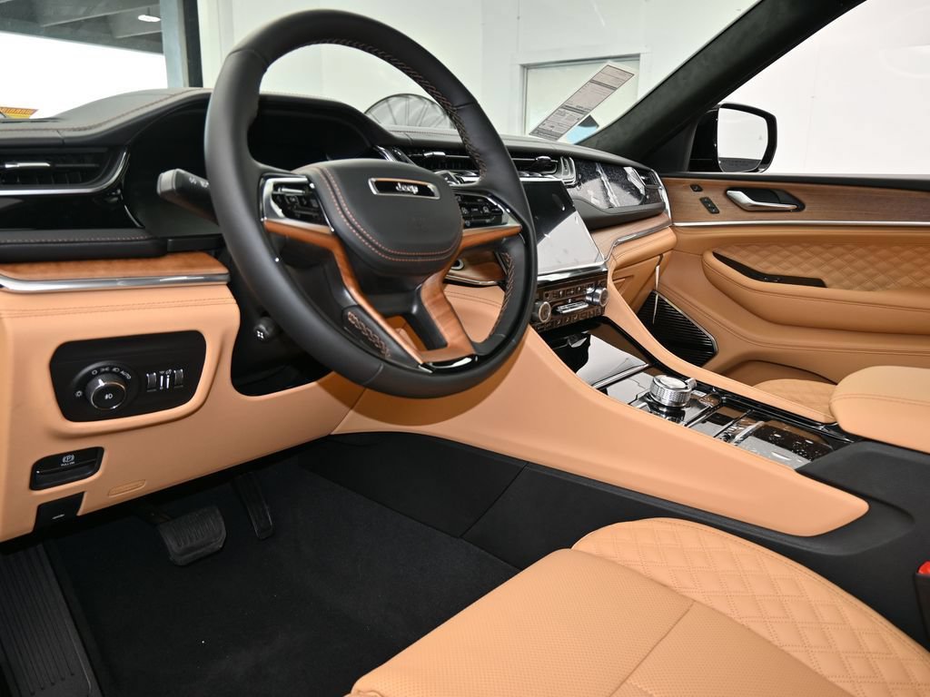 New 2025 Jeep Grand Cherokee L Summit AWD/4WD image 13