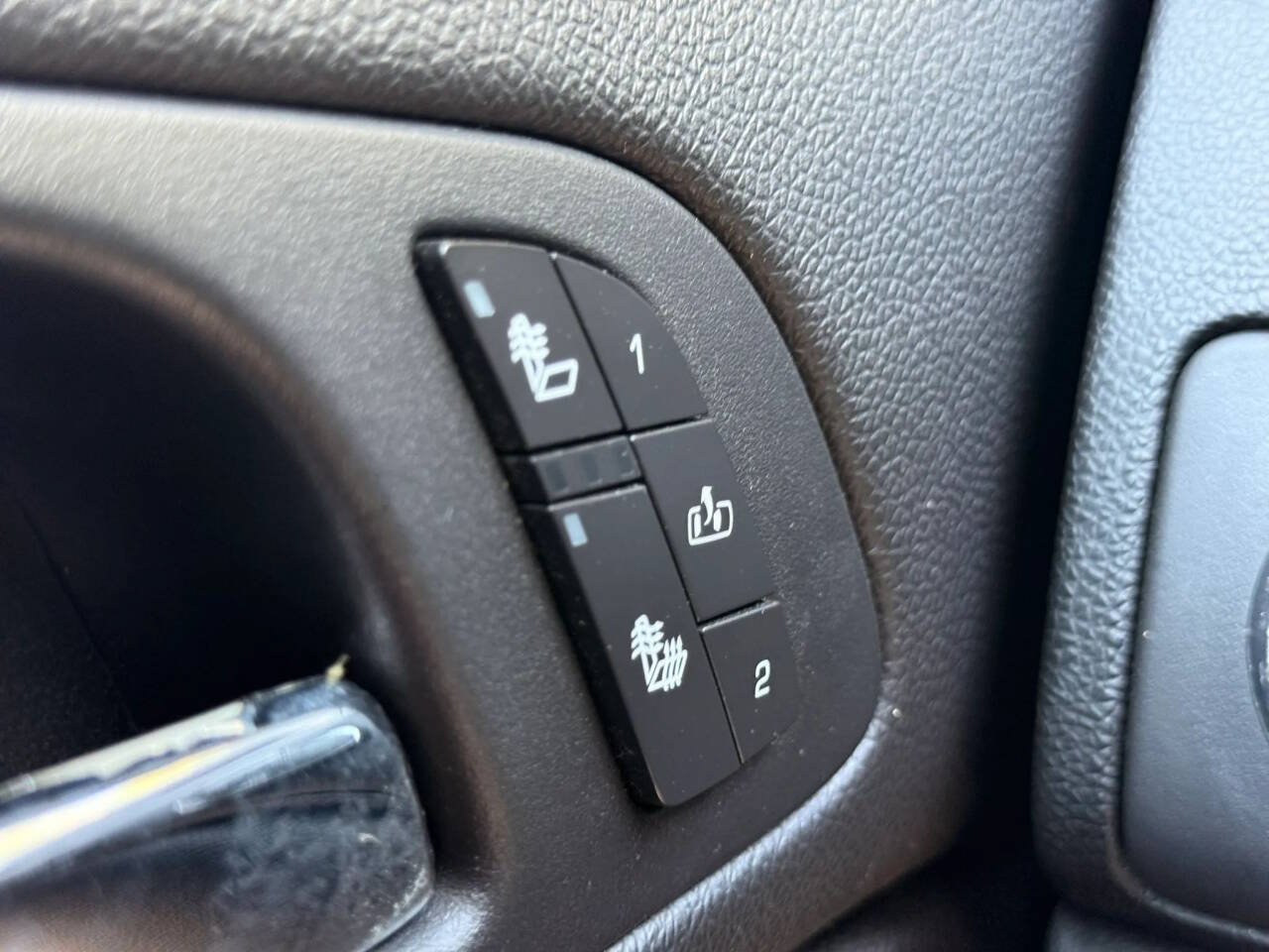 Used 2007 Chevrolet Suburban LTZ w/ LTZ Preferred Equipment Group AWD/4WD image 17