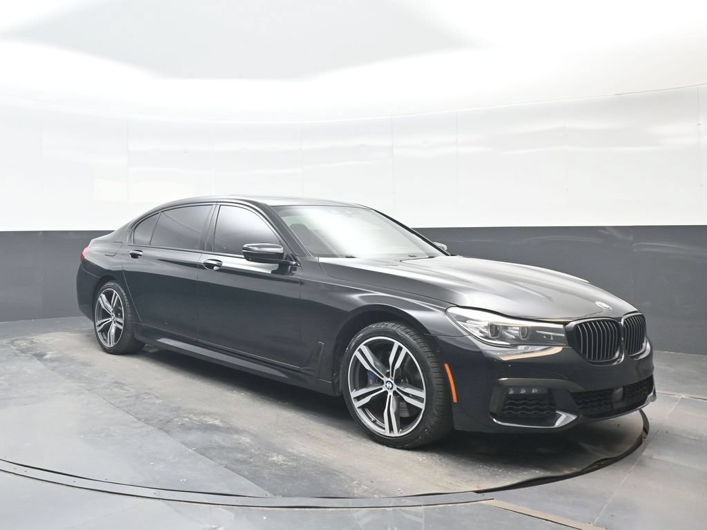 Used 2019 BMW 740i w/ M Sport Package RWD image 9