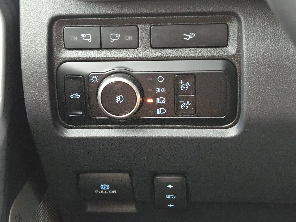 Used 2023 Ford F250 Lariat w/ Lariat Ultimate Package AWD/4WD image 17