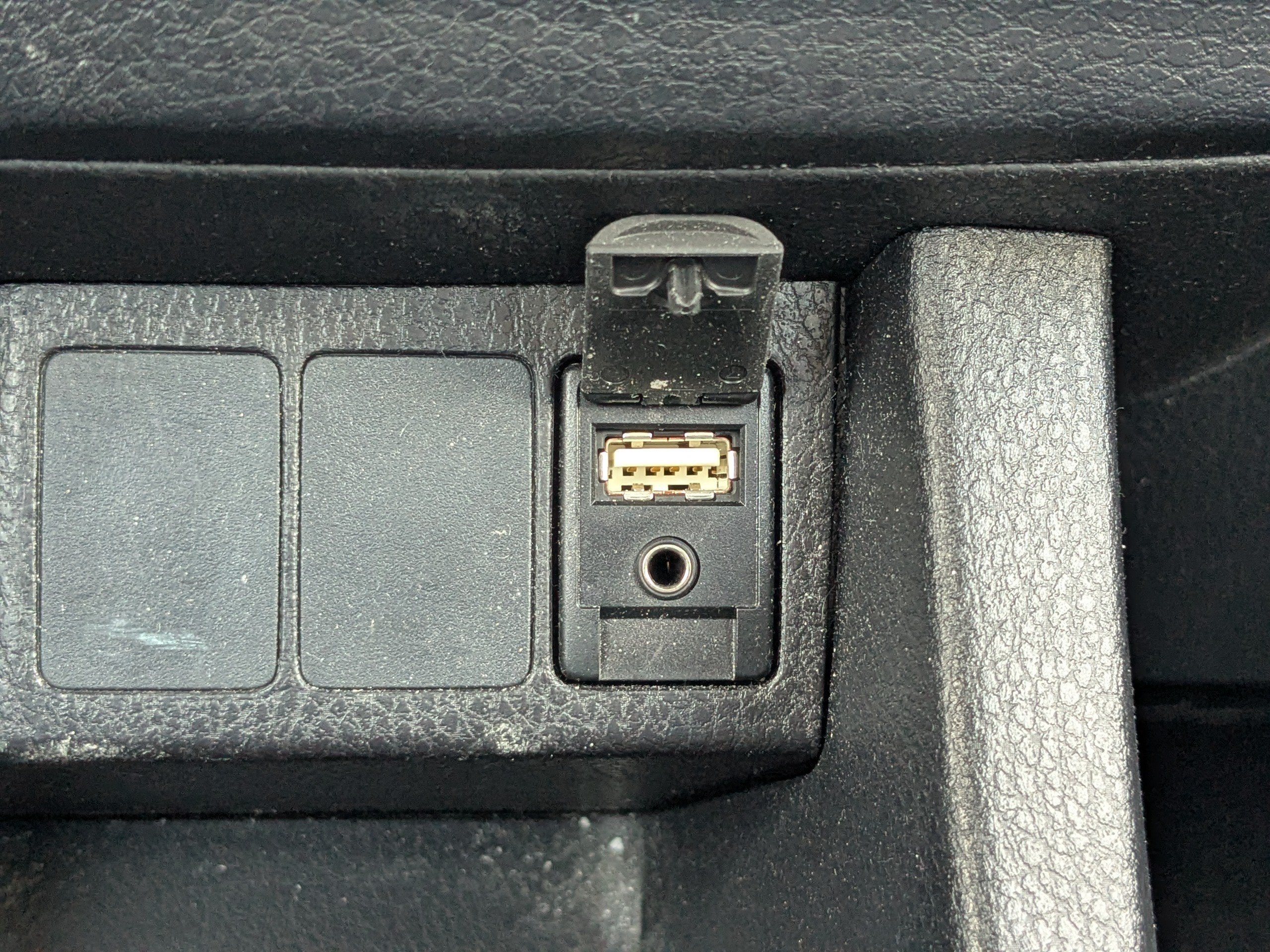 Used 2016 Toyota Corolla L FWD image 30