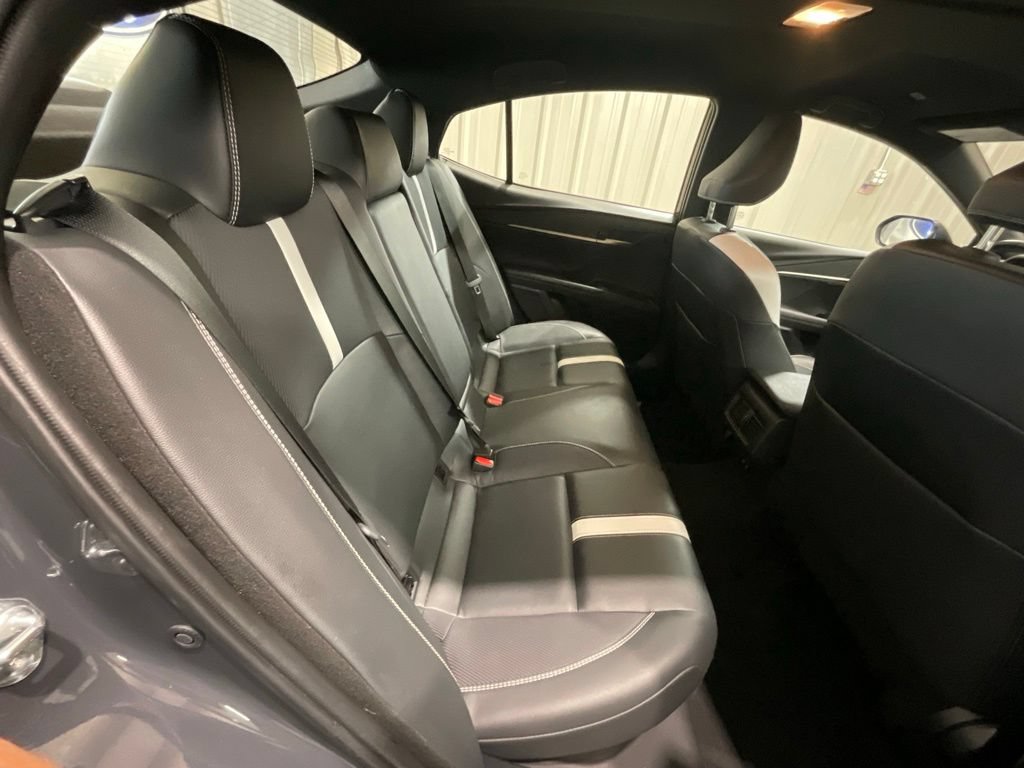 Used 2025 Toyota Camry SE FWD image 15