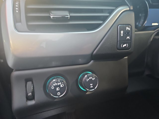 Used 2019 Chevrolet Suburban LT image 9