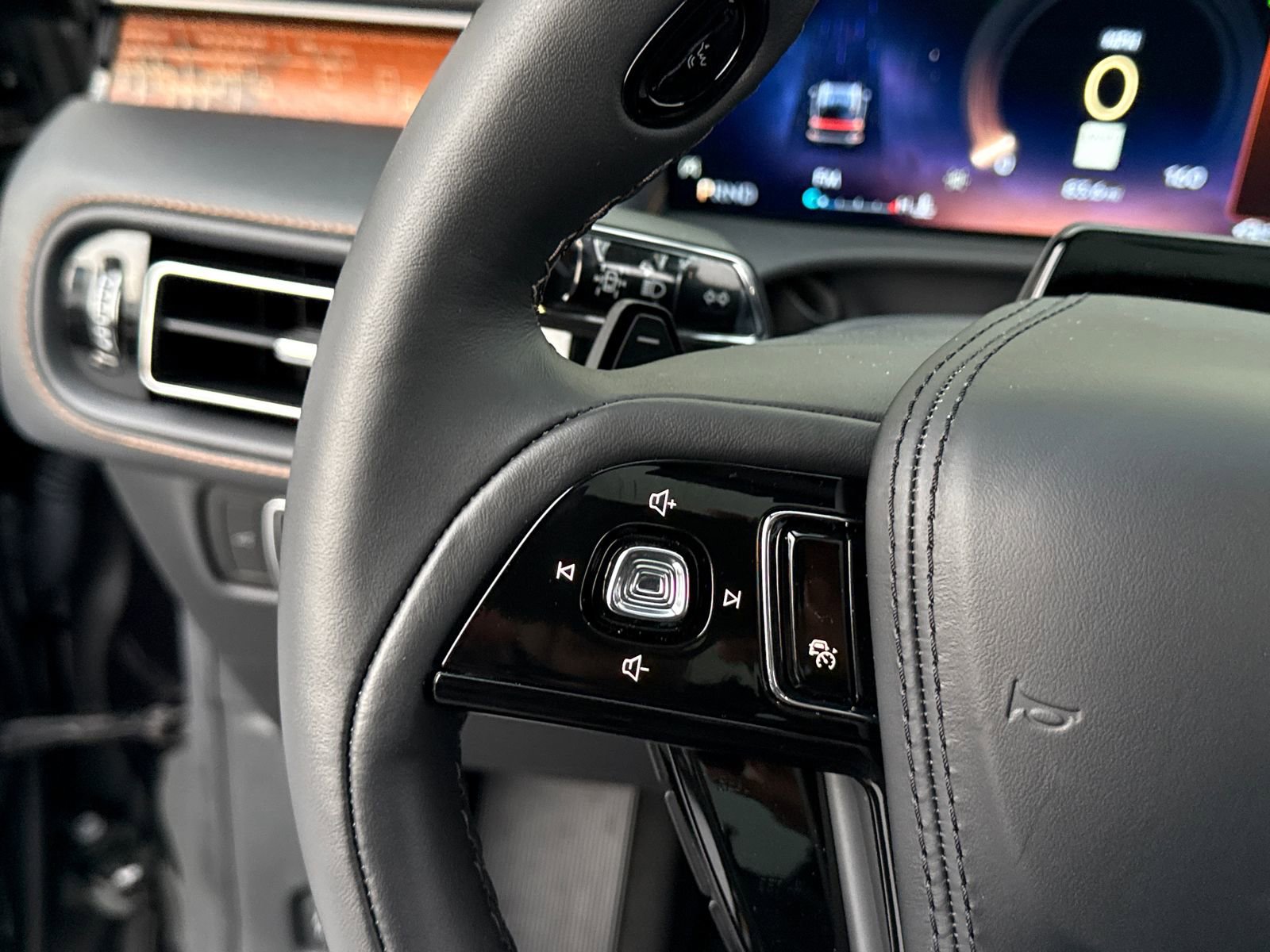 New 2025 Lincoln Aviator Black Label image 28