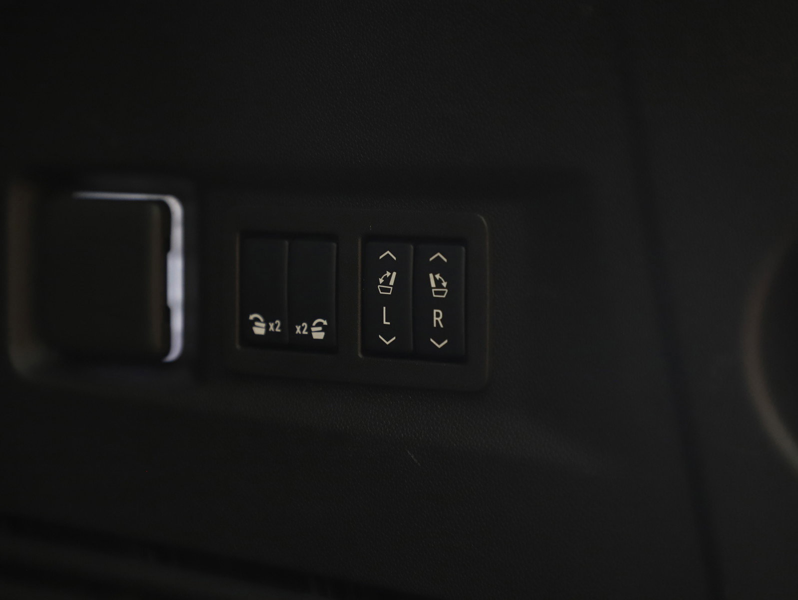 Used 2025 GMC Yukon Denali image 20