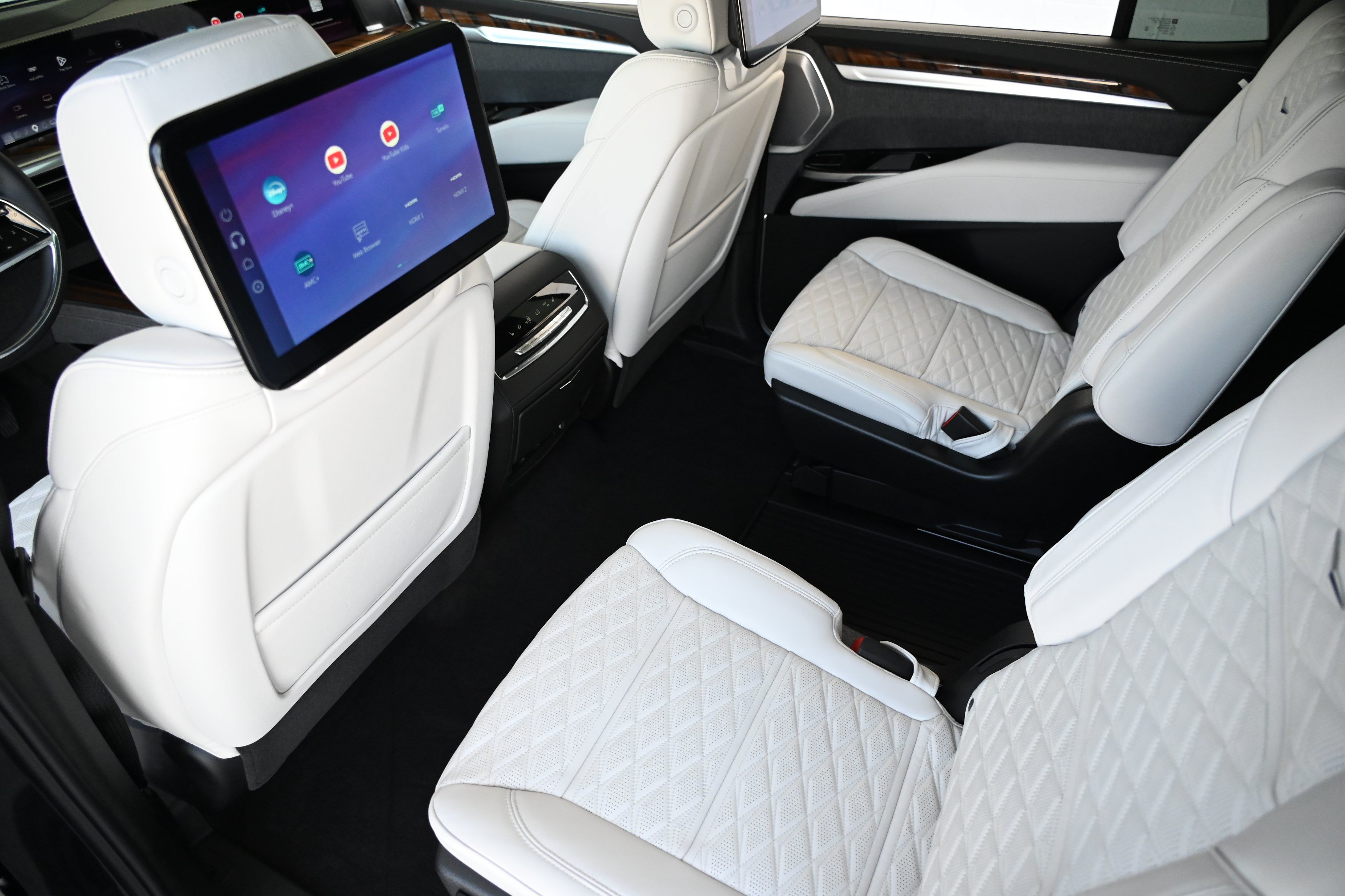 Used 2026 Cadillac Escalade Platinum Sport AWD/4WD image 13