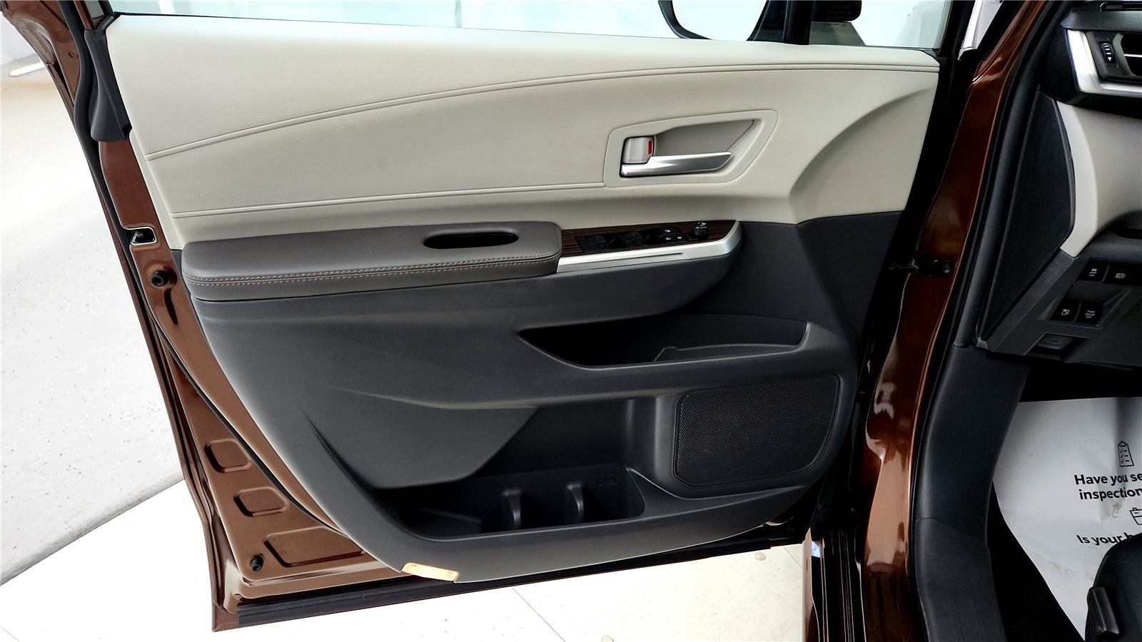 Certified 2024 Toyota Sienna XLE image 23