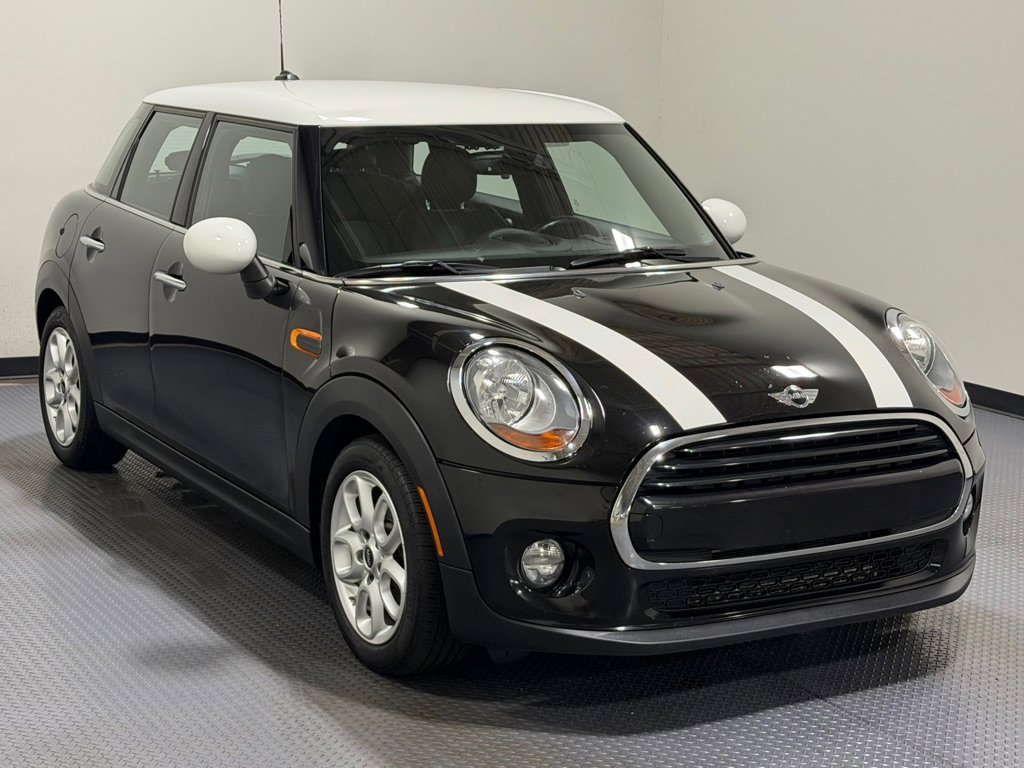 Used 2016 MINI Cooper 4-Door Hardtop FWD image 4