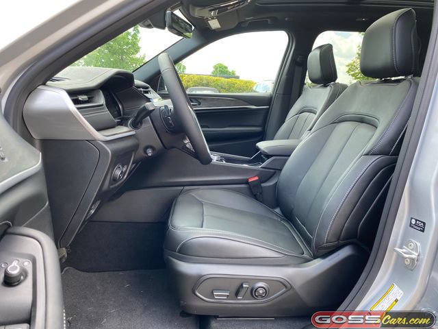 Used 2026 Jeep Grand Cherokee Limited AWD/4WD image 25