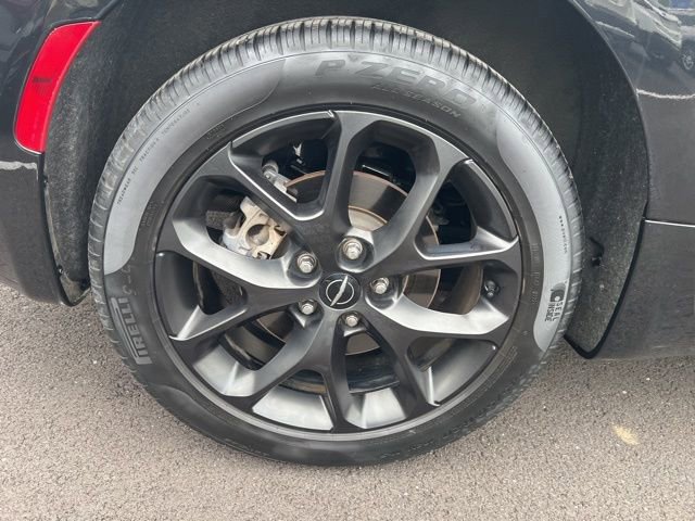 Used 2023 Chrysler Pacifica Limited w/ S Appearance Package AWD/4WD image 41