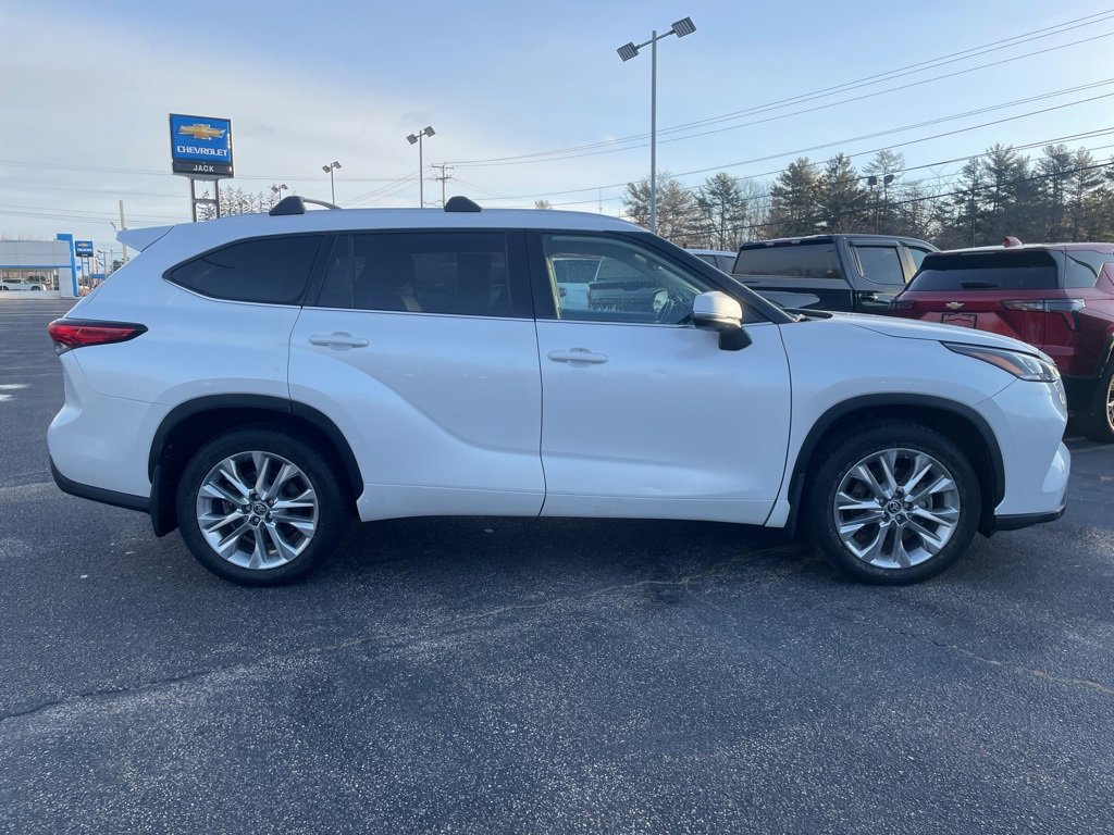 Used 2023 Toyota Highlander Limited image 8