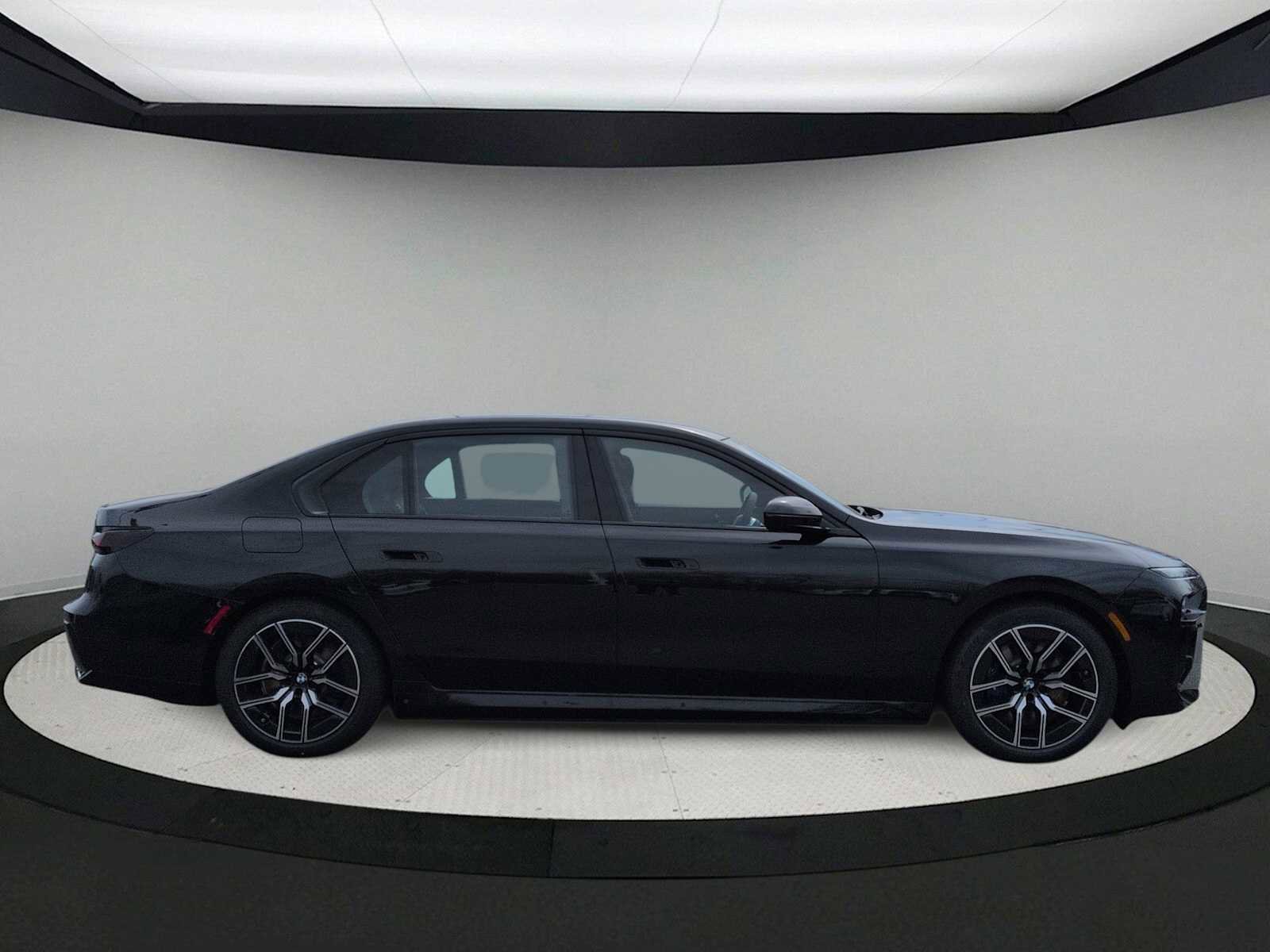 New 2026 BMW i7 xDrive60 w/ Executive Package image 9