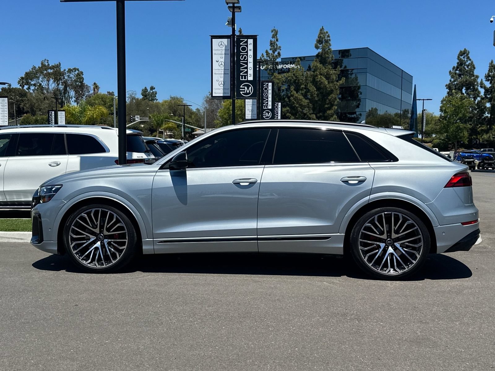 Used 2024 Audi SQ8 Prestige AWD/4WD image 6