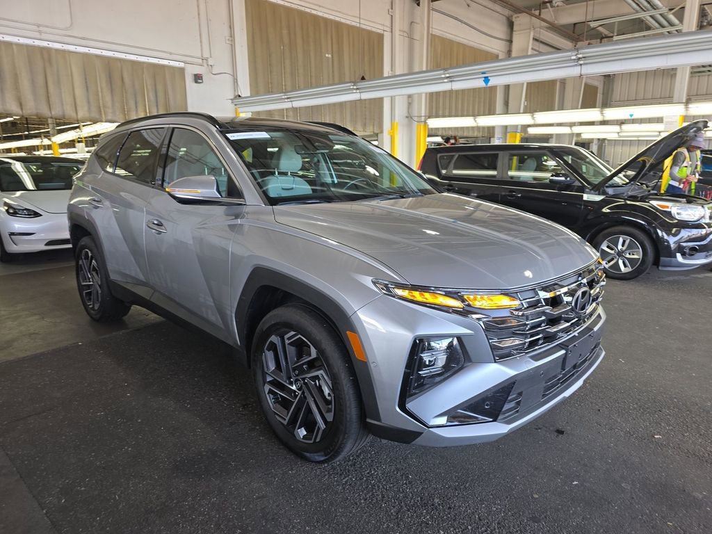 Used 2025 Hyundai Tucson Limited AWD/4WD image 3