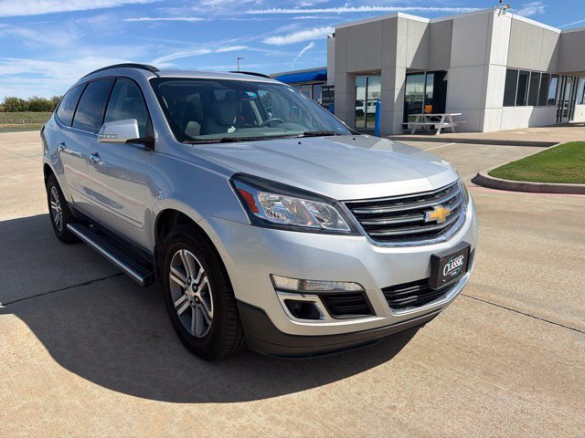 Used 2015 Chevrolet Traverse LT FWD image 2