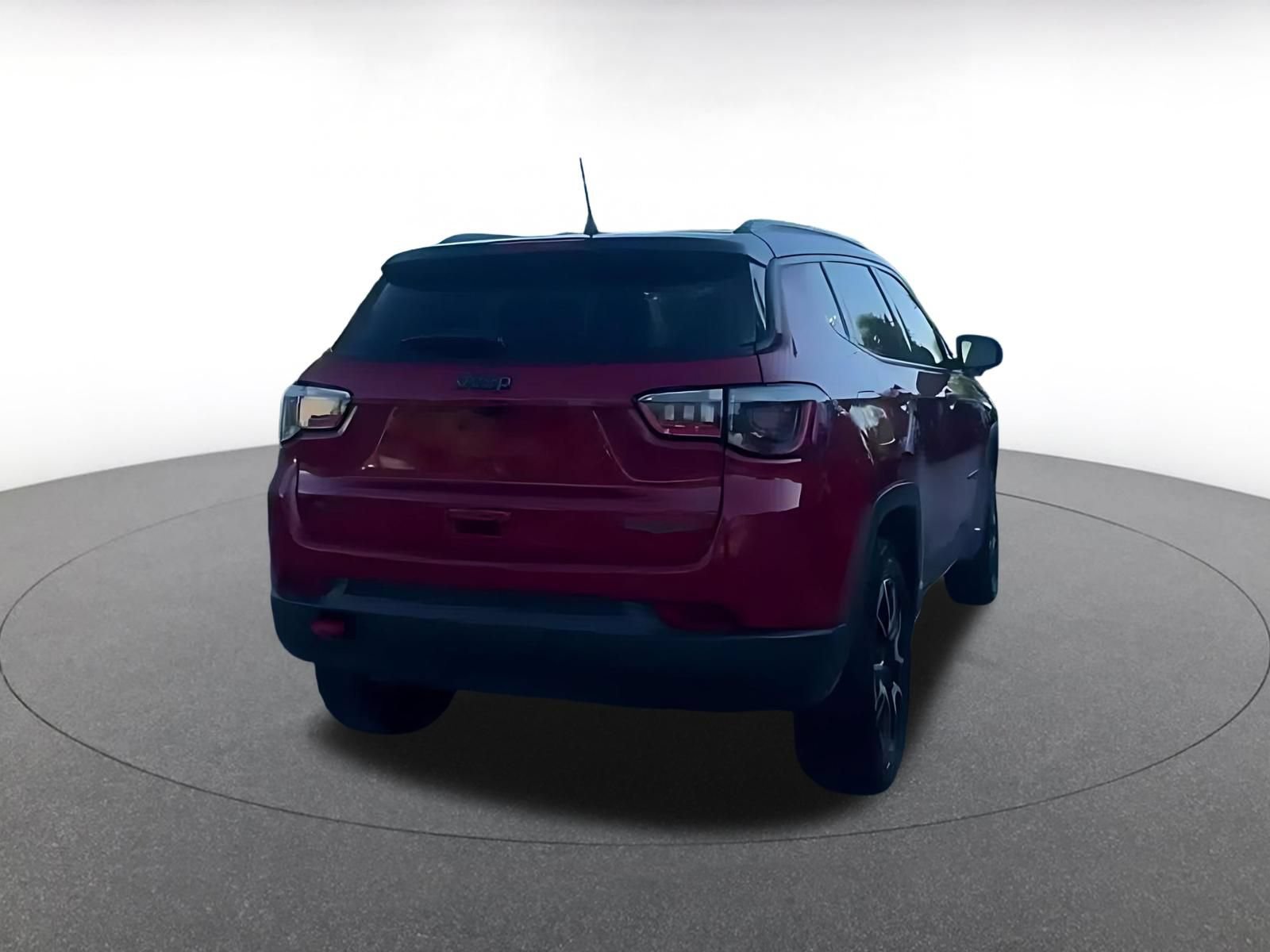 Used 2025 Jeep Compass Trailhawk AWD/4WD image 15
