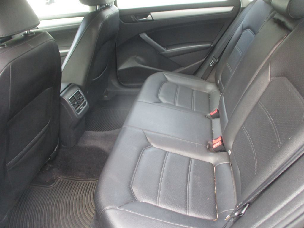 Used 2013 Volkswagen Passat 2.5 SE FWD image 7