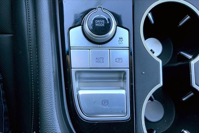 Used 2023 Genesis G70 2.0T image 37