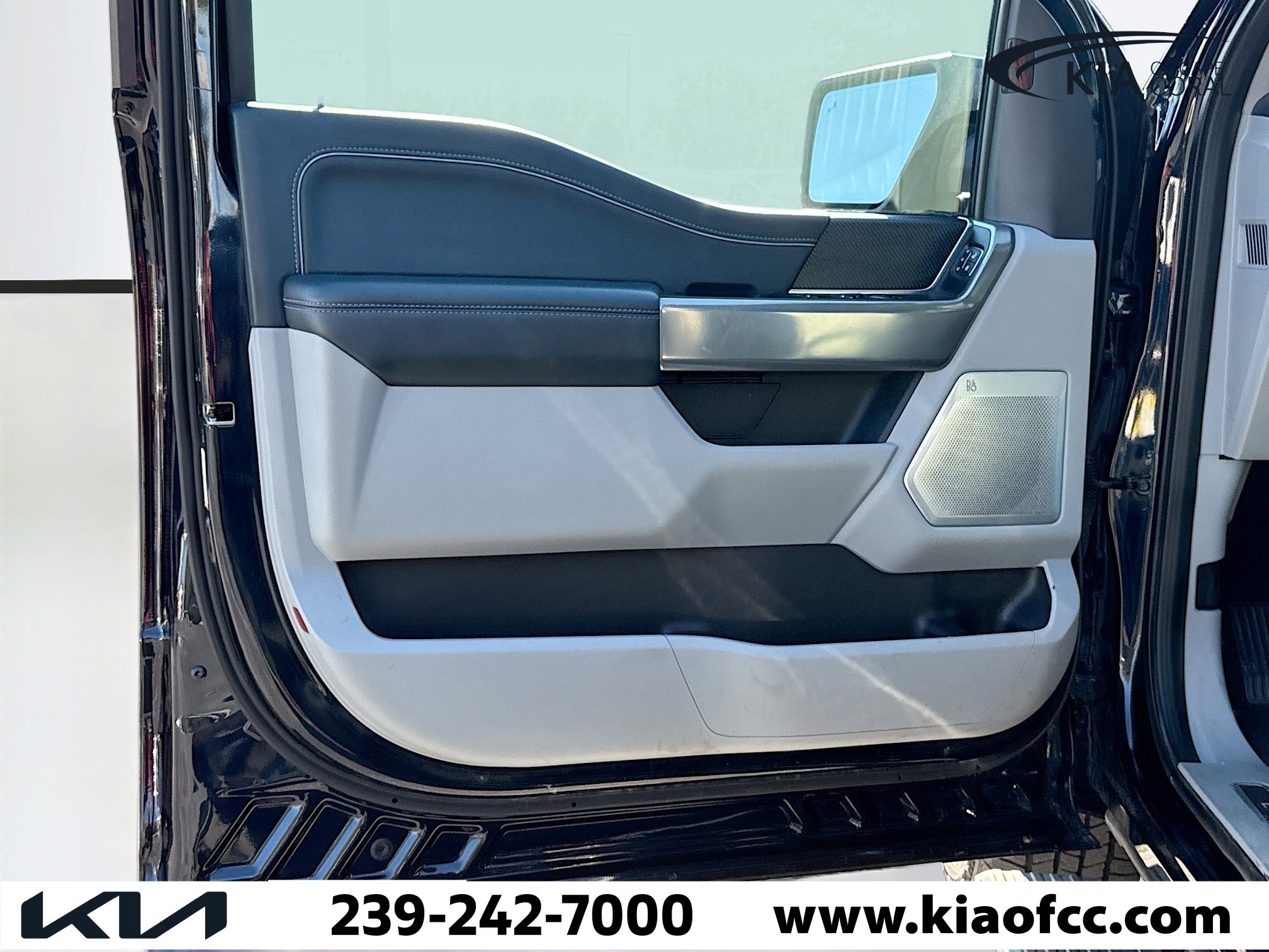 Used 2023 Ford F150 Limited image 21
