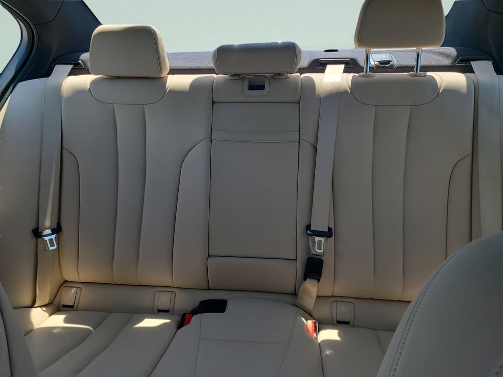 Used 2020 BMW 530i w/ Premium Package RWD image 10