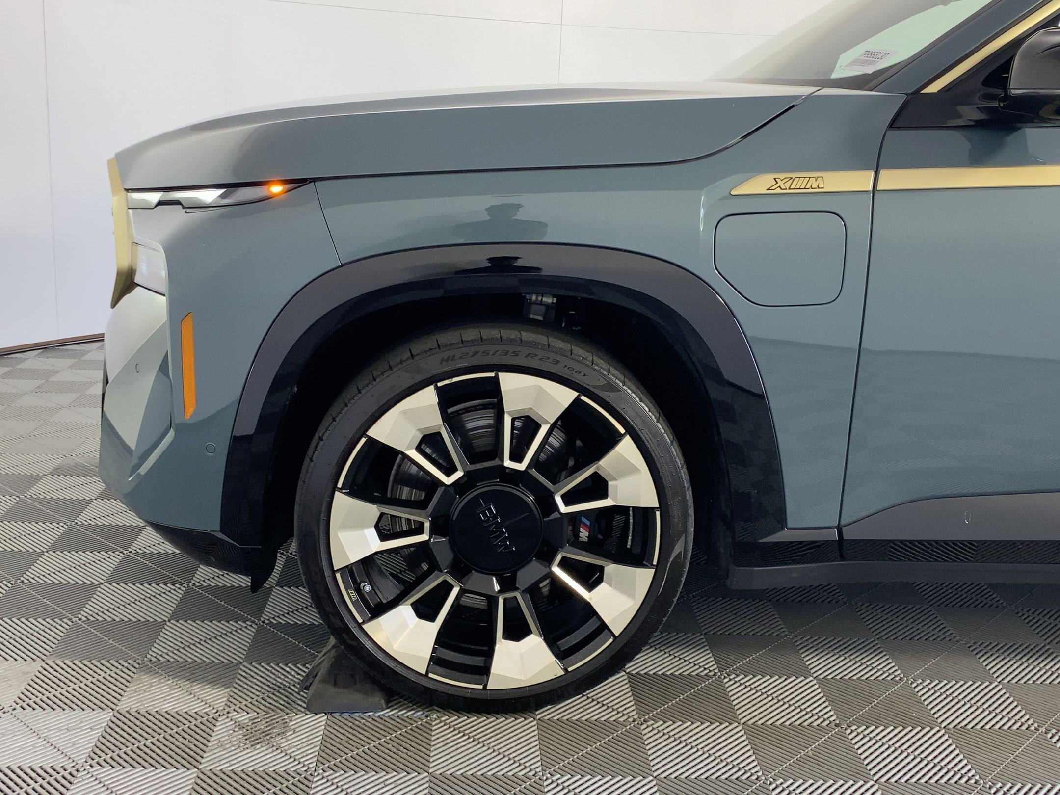 Used 2023 BMW XM image 9