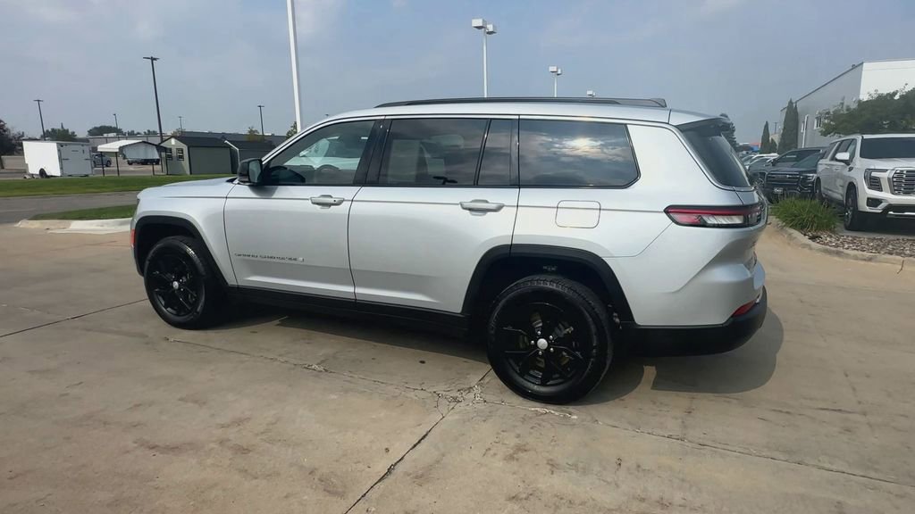Used 2024 Jeep Grand Cherokee L Limited w/ Luxury Tech Group II image 6
