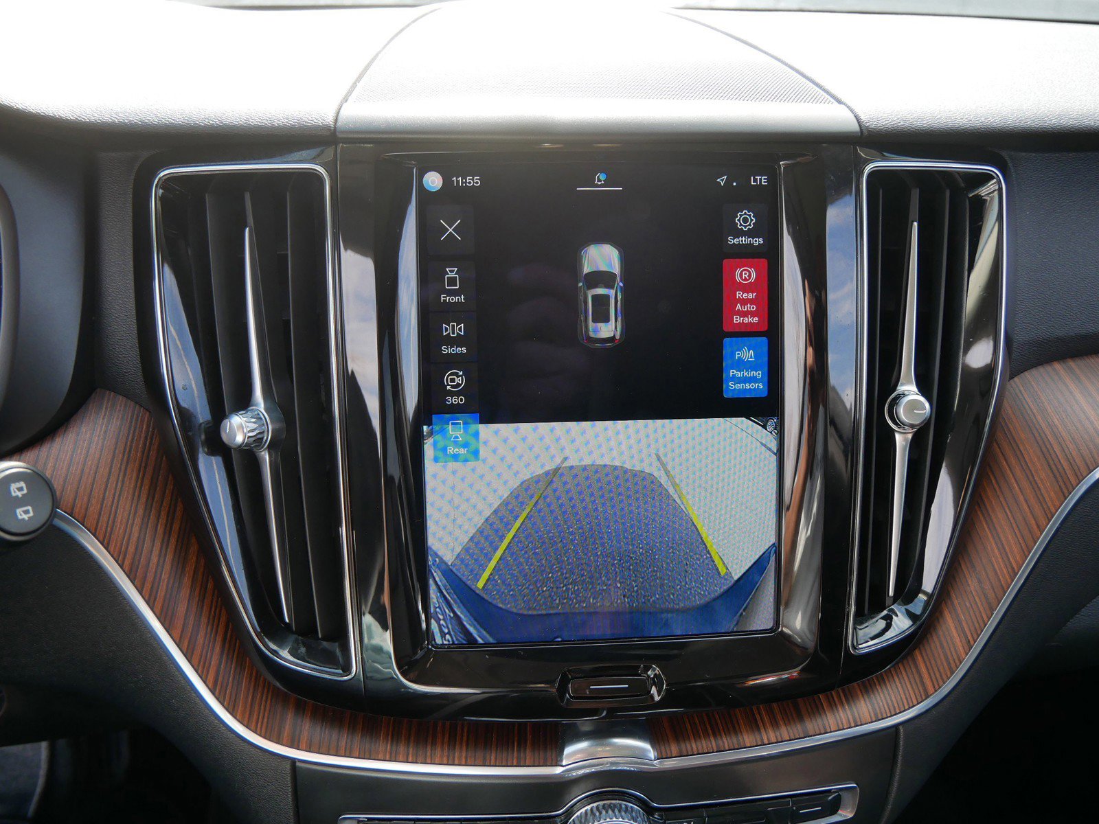 Used 2023 Volvo XC60 B5 Plus w/ Climate Package AWD/4WD image 19