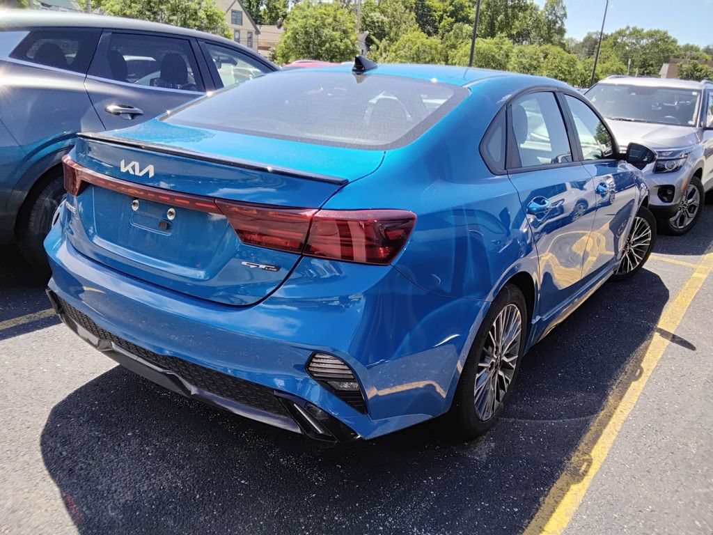 Used 2023 Kia Forte GT-Line w/ GT-Line Premium Package FWD image 7